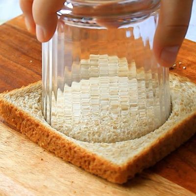 Έχετε ψωμί του τοστ; Τότε με ένα ποτήρι και μερικά αυγά θα φτιάξετε το πιο νόστιμο πρωινό