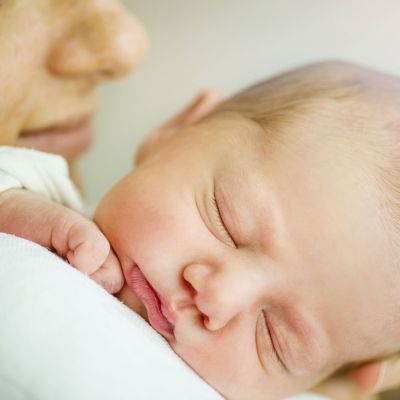 Πως να κοιμήσετε ένα μωρό που κλαίει σε 5 λεπτά; Η επιστήμη έχει την απάντηση