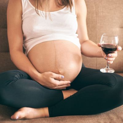 Γιατί η κατανάλωση οινοπνευματωδών στην εγκυμοσύνη βλάπτει το έμβρυο