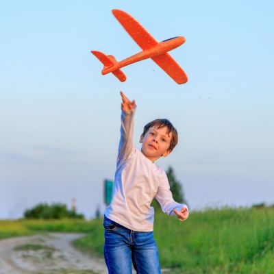 Πρέπει οι γονείς να αφήνουν τα παιδιά να επιλέξουν μόνα τους τα παιχνίδια;