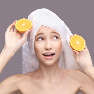 Μπορεί ο χυμός λεμονιού να καταπολεμήσει την ακμή και τα σημάδια της;