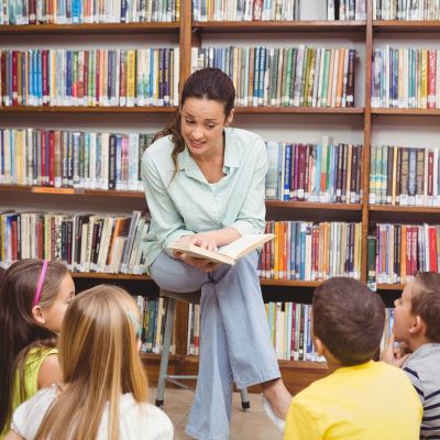 5 φράσεις που θα σας βοηθήσουν να χτίσετε μια καλή σχέση με τον δάσκαλο του παιδιού σας