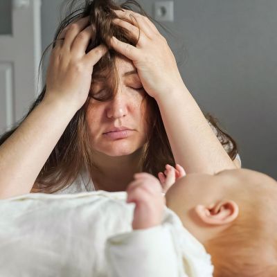 Ο εγκέφαλος μιας κουρασμένης μαμάς μοιάζει σαν να είναι μεθυσμένη