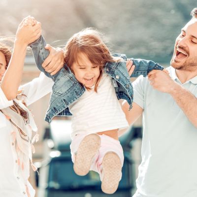 Πώς να χτίσετε έναν ισχυρό συναισθηματικό δεσμό με το παιδί σας