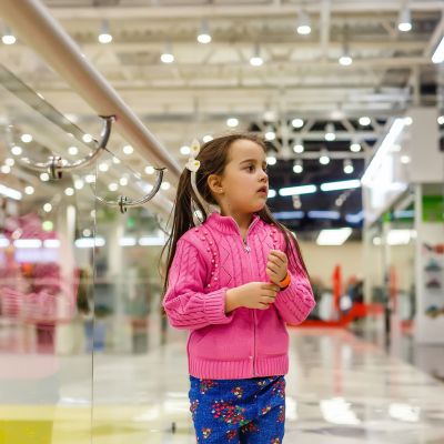 10 σημαντικοί κανόνες ασφαλείας που πρέπει να διδάξετε στα παιδιά σας