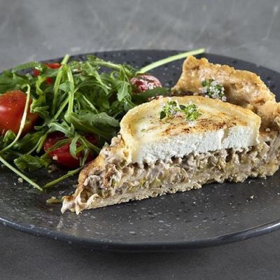 Αλμυρή τάρτα με κατσικίσιο τυρί και πράσο