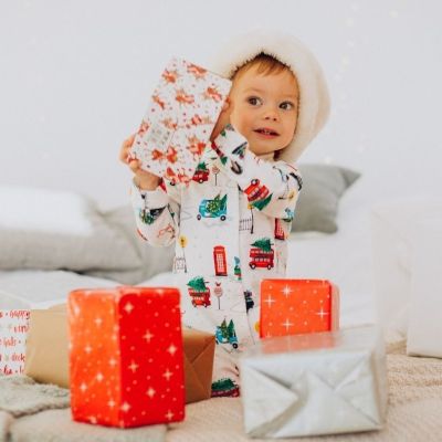 Μια μαμά λέει ότι αγοράζει χριστουγεννιάτικο δώρο μόνο για ένα από τα παιδιά της και γίνεται viral