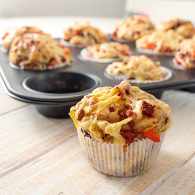 Back to school muffin pizza: Μπουκιές που τα παιδιά θα θέλουν ξανά και ξανά στο ταπεράκι