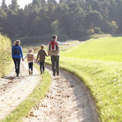Δραστηριότητα για όλη την οικογένεια: Πώς να προετοιμαστείτε για μία μέρα πεζοπορίας με τα παιδιά