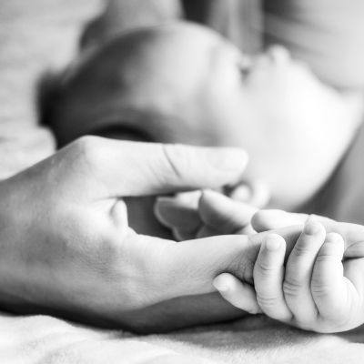 Αγαπητές μαμάδες, ας εστιάσουμε στη χαρά της μητρότητας και όχι - μόνο - στις δυσκολίες