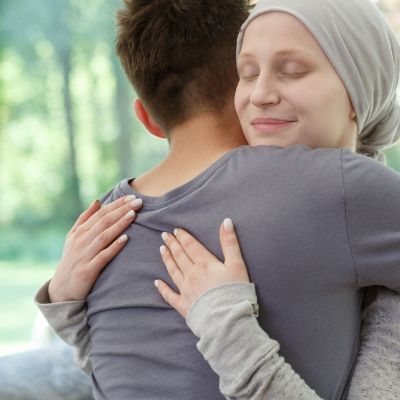 Δεν υπάρχει τίποτα ηρωικό στη μάχη με τον καρκίνο - Κάνεις ό,τι πρέπει για να μείνεις ζωντανή