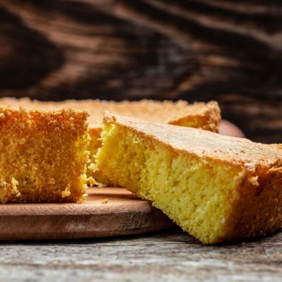 Εύκολο κέικ με γιαούρτι χωρίς γλουτένη