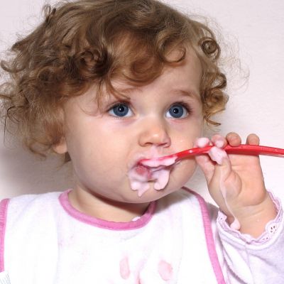 Σε ποια ηλικία μπορούν τα μωρά να τρώνε γιαούρτι;