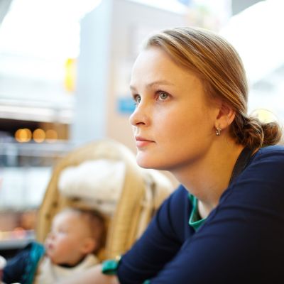 Κοκκινίζουν τα μάτια σας; Τι να προσέξετε και πότε να επισκεφθείτε έναν γιατρό