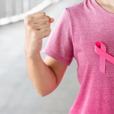 Καρκίνος του μαστού: 5+2 σημαντικά facts που πρέπει να γνωρίζει κάθε γυναίκα