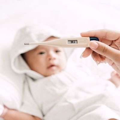 Βρέφος με πυρετό: Tι να κάνετε και τι όχι