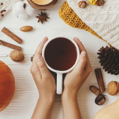 Το ρόφημα που καταπραΰνει τον πονόλαιμο