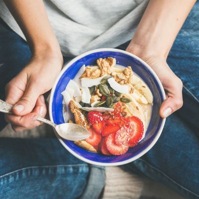Clean eating: Τι είναι, γιατί αξίζει να το δοκιμάσετε και ποιους κινδύνους κρύβει
