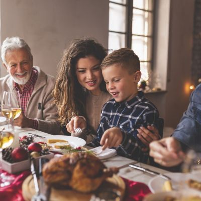 Η σημασία του Χριστουγεννιάτικου οικογενειακού τραπεζιού