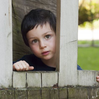 «Δεν μιλάμε σε αγνώστους» - Εξακολουθεί να είναι μια καλή συμβουλή στα παιδιά;