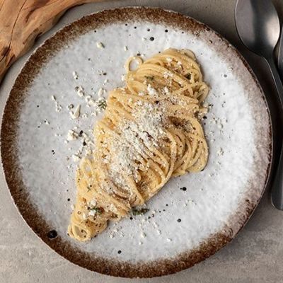 Θέλετε κάτι γρήγορο; Φτιάξτε ζυμαρικά με καμένο βούτυρο και μυζήθρα