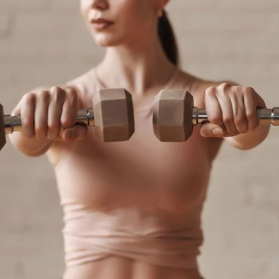 Σε φόρμα μετά την καισαρική: 5 εύκολες ασκήσεις για να επανέλθει το σώμα μετά τη γέννα (vid)