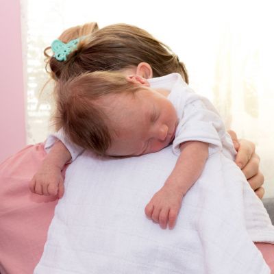 To μωρό που θηλάζει, χρειάζεται να ρευτεί;