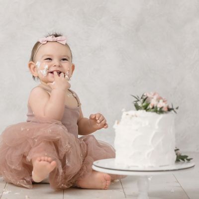 Υγιεινή τούρτα κέικ πρώτων γενεθλίων