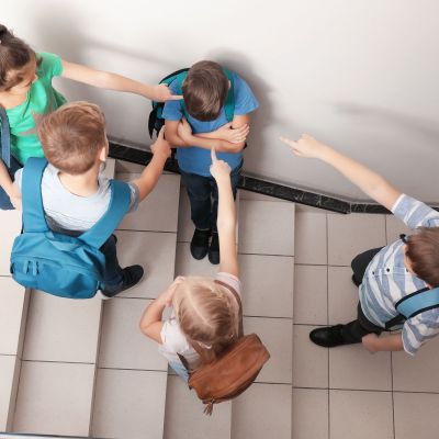 Στο σχολείο και στον δρόμο συμβαίνουν τα περισσότερα περιστατικά βίας ανηλίκων