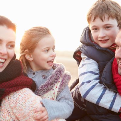 Γιορτή των Φώτων: Πώς να περάσετε δημιουργικά την ημέρα μαζί με τα παιδιά σας