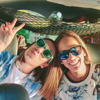 Έρευνα: Η Gen Z αγκαλιάζει την «ήπια αποταμίευση» ιεραρχώντας πρώτα τις εμπειρίες αντί των χρημάτων