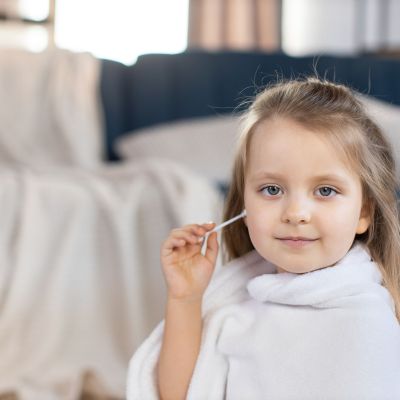 Καθαρισμός αυτιών: 10 tips για να μάθει το παιδί να τα καθαρίζει μόνο του