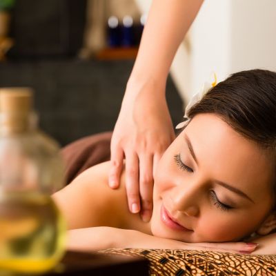 Μασάζ γονιμότητας: Τι είναι και πώς βοηθά τη γυναίκα που προσπαθεί να συλλάβει