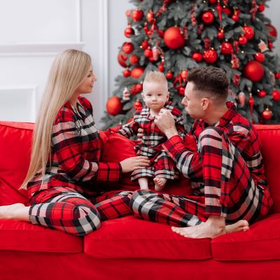 Μπείτε σε γιορτινό κλίμα με αυτές τις χριστουγεννιάτικες matching πιτζάμες