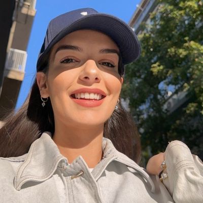 Νικολέττα Ράλλη: Φτιάχνει λαζάνια με μοσχαρίσιο λουκάνικο παρέα με την κόρη της