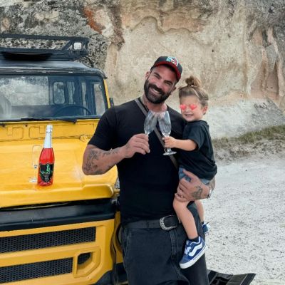 Το πορτραίτο του Δημήτρη Αλεξάνδρου από τα χεράκια του γιου του, Πάρη