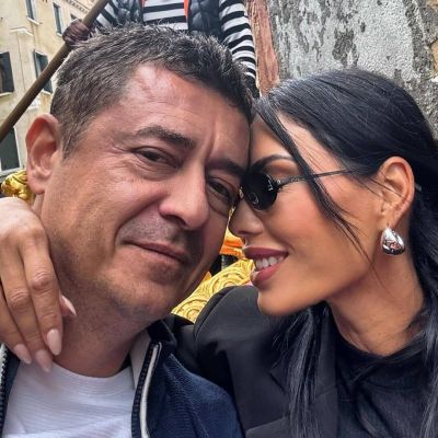 Ιωάννα Μπούκη: «Ο μπαμπάς είναι στην Ν. Υόρκη, μας λείπει και δίνουμε φιλί στην τηλεόραση»