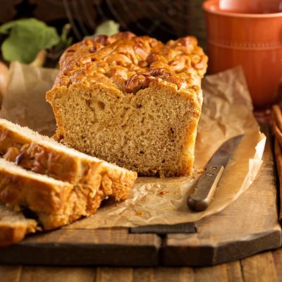 Αφράτο κέικ μήλου με κανέλα και βρώμη χωρίς μίξερ