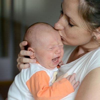 Γνώριζες ότι τα μωρά κλαίνε με προφορά;