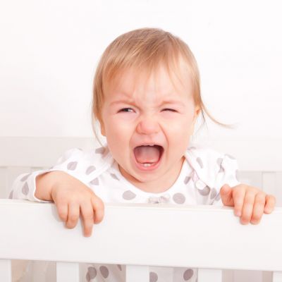 Είναι φυσιολογικό το μωρό να δείχνει συνέχεια θυμωμένο;