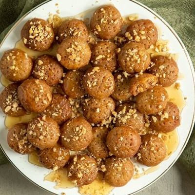 Μελομακάρονα γεμιστά με καρύδια και μαστίχα (Ισλί)