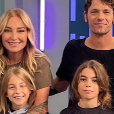 Ρούλα Ρέβη: «Μια τρελή τρελή οικογένεια» - Το βίντεο με την οικογένειά της