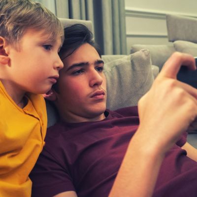 1 στα 5 παιδιά έχει εκτεθεί σε ακατάλληλο περιεχόμενο τουλάχιστον μία φορά τον τελευταίο χρόνο