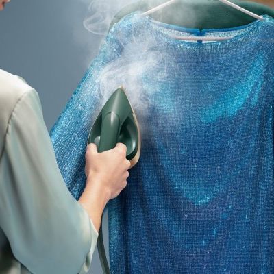 Αψεγάδιαστο και λαμπερό Χmas look εύκολα και γρήγορα; Με τις συσκευές ατμού PHILIPS, όλα γίνονται!