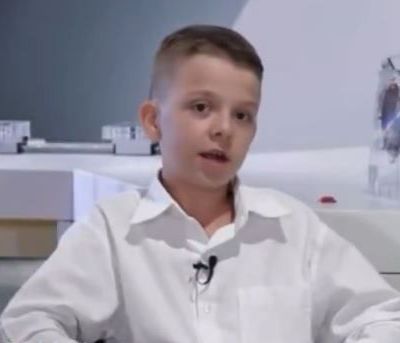 Μαθητής Γυμνασίου που διακρίθηκε στην αστροφυσική, έγινε viral για τον σωστό λόγο