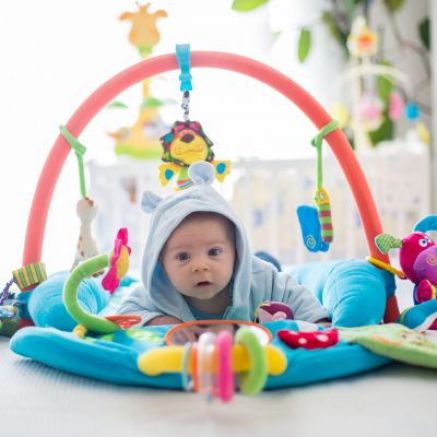 Πώς με λίγο αλουμινόχαρτο θα κρατήσετε τα μωρά σας απασχολημένα