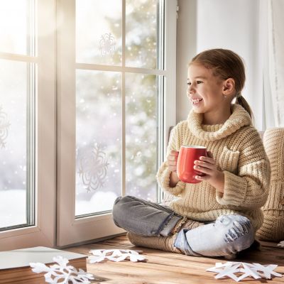 Έτσι θα φτιάξετε με τα παιδιά χάρτινες χιονονιφάδες (paper snowflakes)