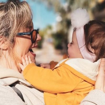 Αγοραστή Αρβανίτη: «Ήλιε μου, Θωμαΐς μου» - Οι φώτο με την κορούλα της