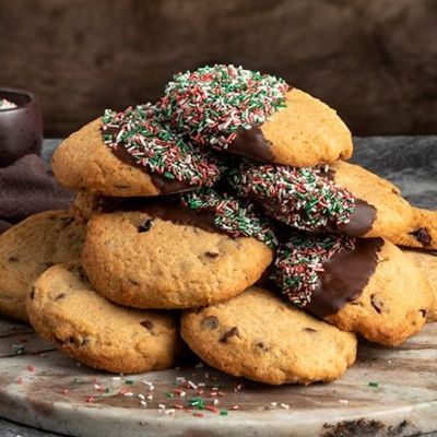 Eύκολα χριστουγεννιάτικα μπισκότα με σταγόνες σοκολάτας και cranberries