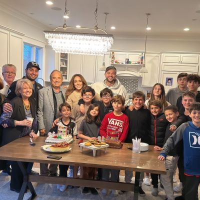 Καλομοίρα: Οι γιοι της έγιναν 12 - Φώτο και βίντεο από το οικογενειακό πάρτι στο σπίτι